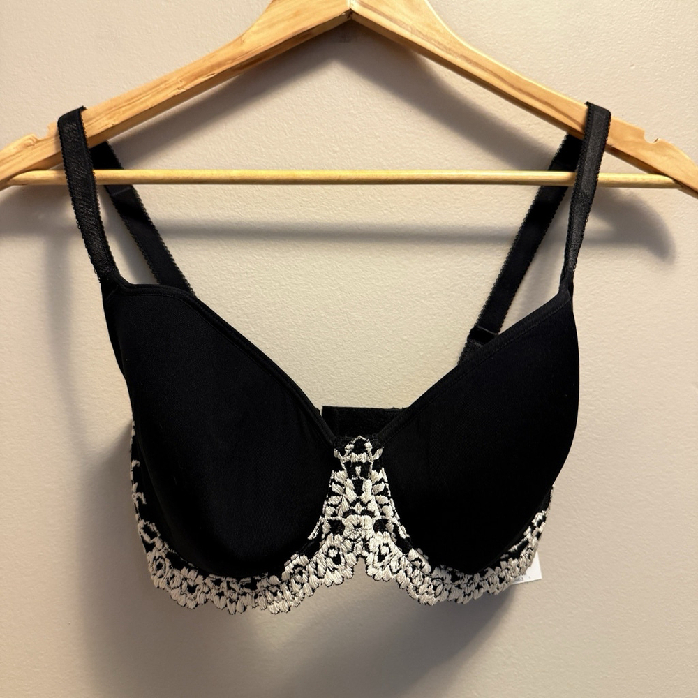 Wacoal Bra 853322 Underwire Lined Embrace Lace T-Shirt size 30 DDD Black NWT A19